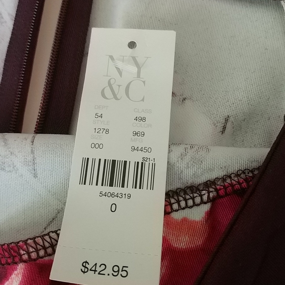 New York and Company Scuba Skirt Size 0 - Picture 5 of 8